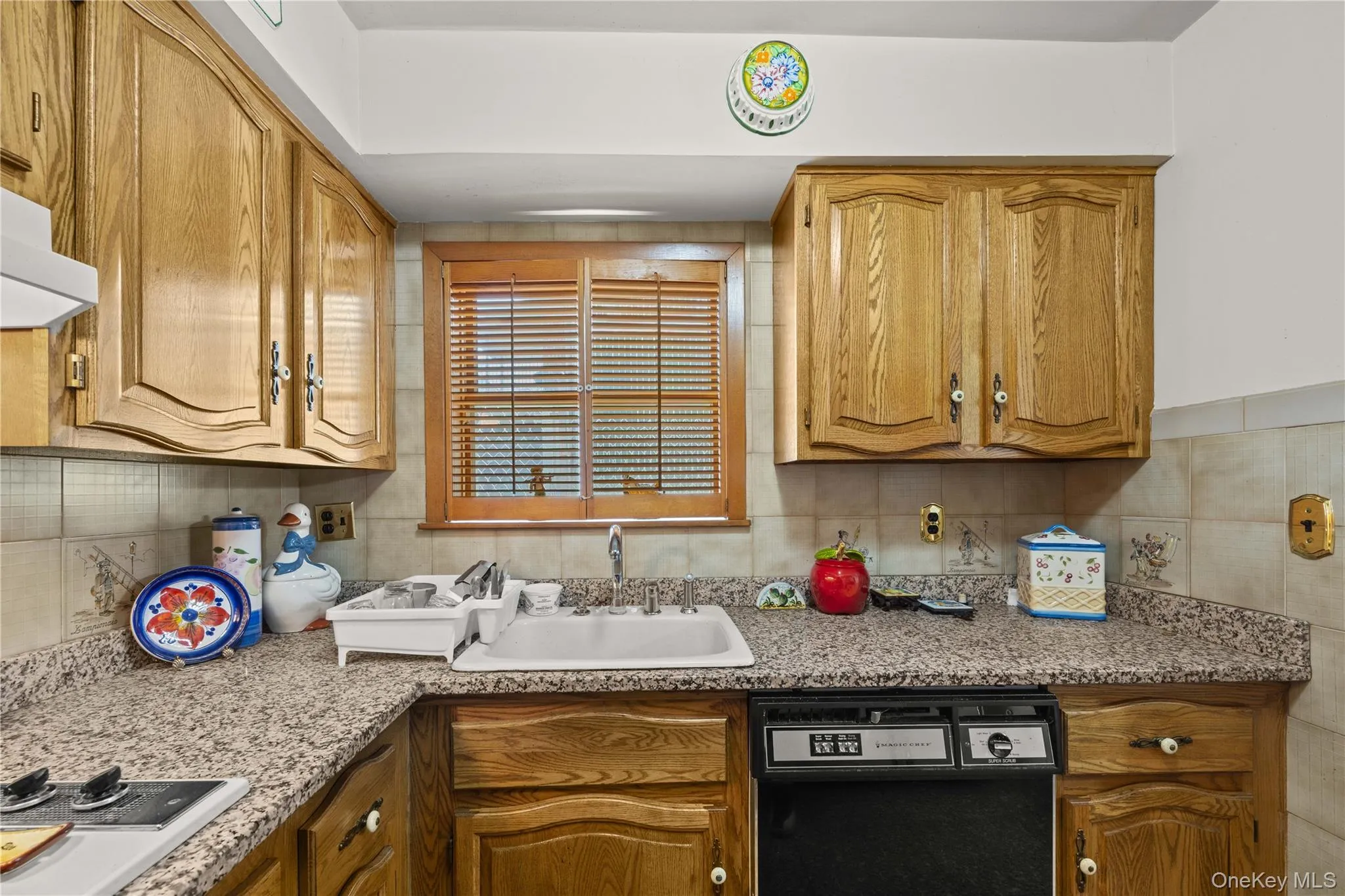 900 Vincent Avenue, New York, NY, 3 Bedrooms Bedrooms, 6 Rooms Rooms,1 BathroomBathrooms,Residential,For Rent,Vincent,0,1035169 900 Vincent Avenue, New York, NY, 3 Bedrooms Bedrooms, 6 Rooms Rooms,1 BathroomBathrooms,Residential,For Rent,Vincent,0,1035169