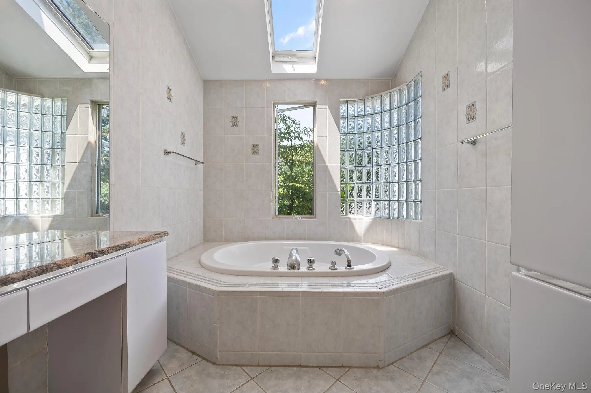 24 Cornell Drive, North Hempstead, NY, 4 Bedrooms Bedrooms, 7 Rooms Rooms,2 BathroomsBathrooms,Residential,For Rent,Cornell,0,1035175 24 Cornell Drive, North Hempstead, NY, 4 Bedrooms Bedrooms, 7 Rooms Rooms,2 BathroomsBathrooms,Residential,For Rent,Cornell,0,1035175