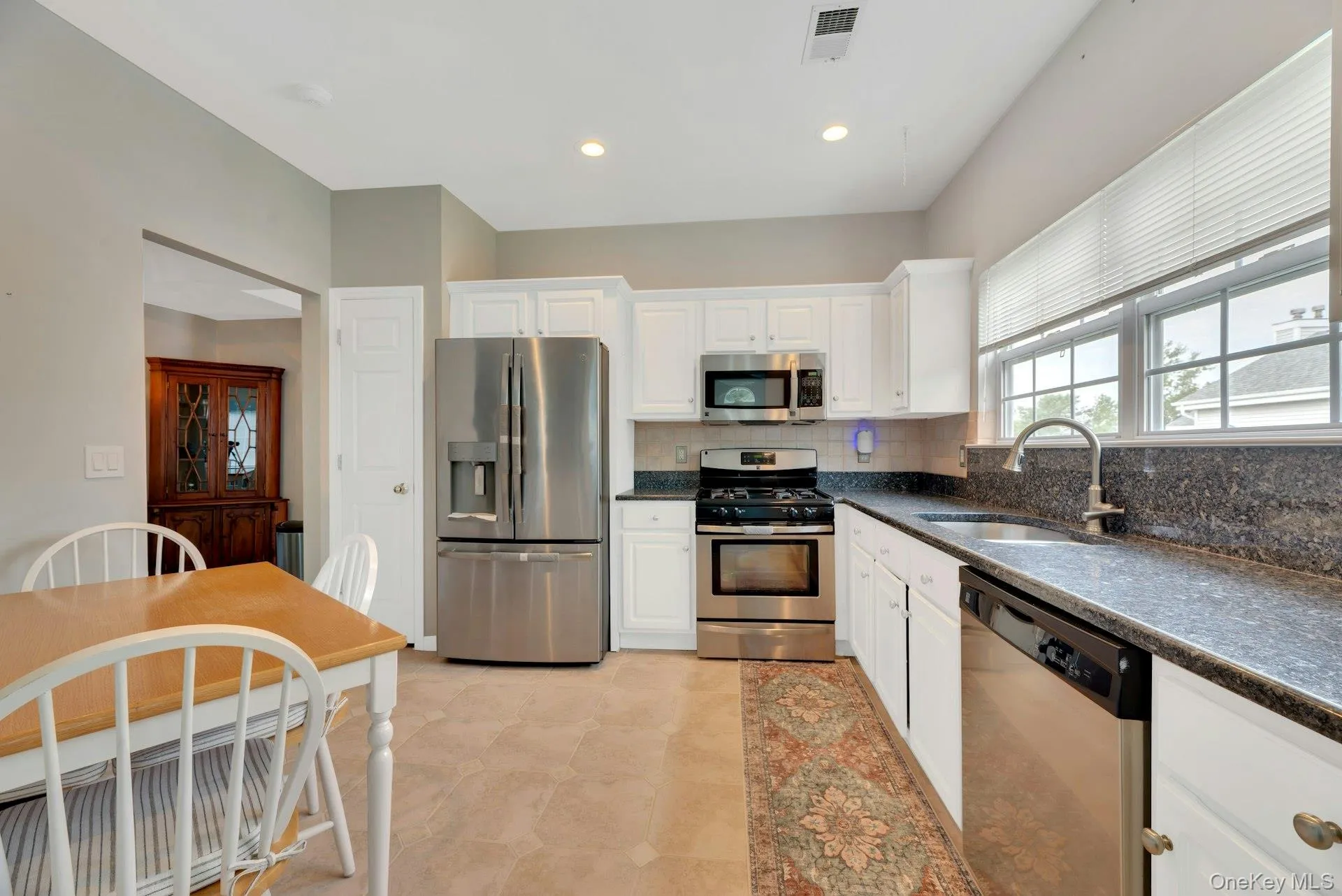 533 Highland Court, Brookhaven, NY, 2 Bedrooms Bedrooms, 6 Rooms Rooms,2 BathroomsBathrooms,Residential,For Rent,Highland,0,1035179 533 Highland Court, Brookhaven, NY, 2 Bedrooms Bedrooms, 6 Rooms Rooms,2 BathroomsBathrooms,Residential,For Rent,Highland,0,1035179