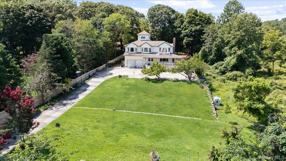 31 Bevin Road, Huntington, NY, 4 Bedrooms Bedrooms, 10 Rooms Rooms,2 BathroomsBathrooms,Residential,For Rent,Bevin,0,1035180 31 Bevin Road, Huntington, NY, 4 Bedrooms Bedrooms, 10 Rooms Rooms,2 BathroomsBathrooms,Residential,For Rent,Bevin,0,1035180