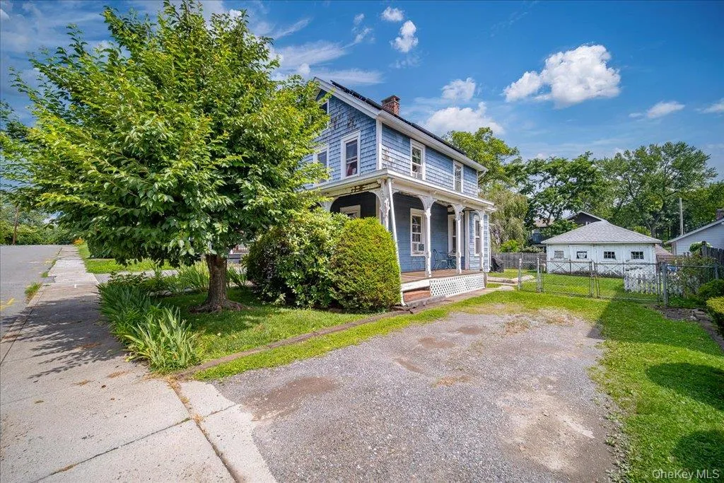 5 Maple Street, Beacon, NY, 2 Bedrooms Bedrooms, 5 Rooms Rooms,1 BathroomBathrooms,Residential,For Rent,Maple,0,1035183 5 Maple Street, Beacon, NY, 2 Bedrooms Bedrooms, 5 Rooms Rooms,1 BathroomBathrooms,Residential,For Rent,Maple,0,1035183