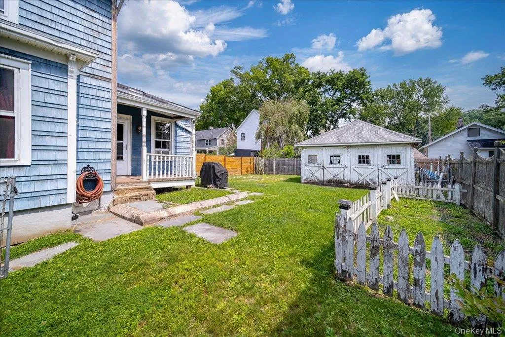 5 Maple Street, Beacon, NY, 2 Bedrooms Bedrooms, 5 Rooms Rooms,1 BathroomBathrooms,Residential,For Rent,Maple,0,1035183 5 Maple Street, Beacon, NY, 2 Bedrooms Bedrooms, 5 Rooms Rooms,1 BathroomBathrooms,Residential,For Rent,Maple,0,1035183