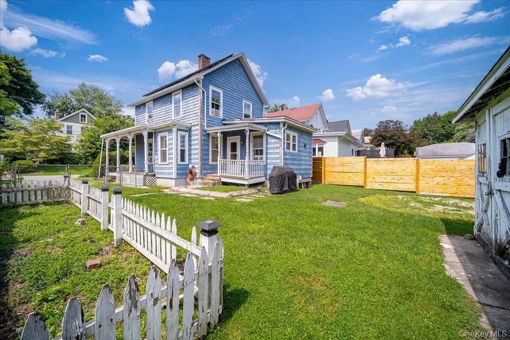 5 Maple Street, Beacon, NY, 2 Bedrooms Bedrooms, 5 Rooms Rooms,1 BathroomBathrooms,Residential,For Rent,Maple,0,1035183 5 Maple Street, Beacon, NY, 2 Bedrooms Bedrooms, 5 Rooms Rooms,1 BathroomBathrooms,Residential,For Rent,Maple,0,1035183
