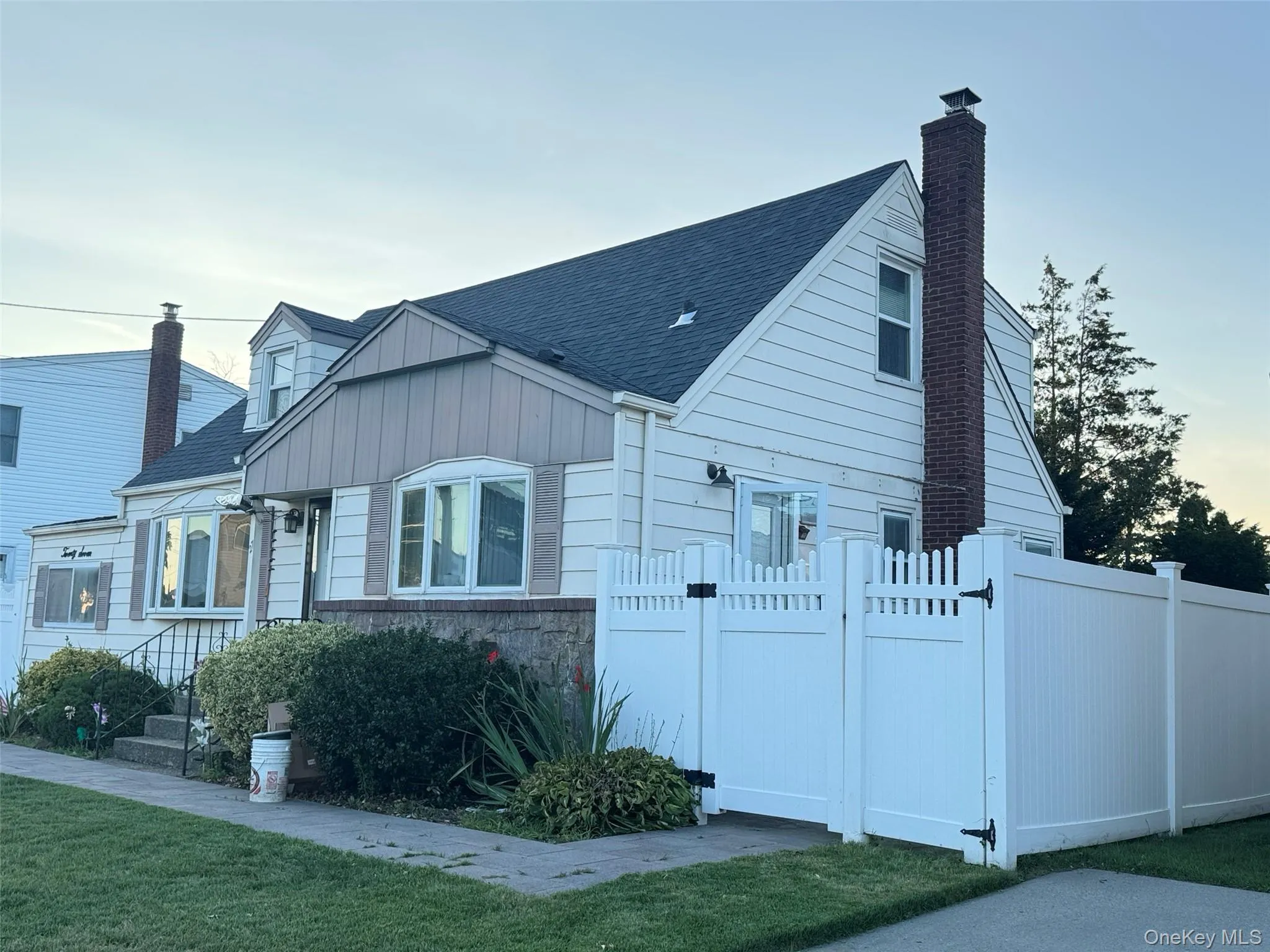 27 Edward Street, Oyster Bay, NY, 5 Bedrooms Bedrooms, 7 Rooms Rooms,2 BathroomsBathrooms,Residential,For Rent,Edward,0,1035184 27 Edward Street, Oyster Bay, NY, 5 Bedrooms Bedrooms, 7 Rooms Rooms,2 BathroomsBathrooms,Residential,For Rent,Edward,0,1035184