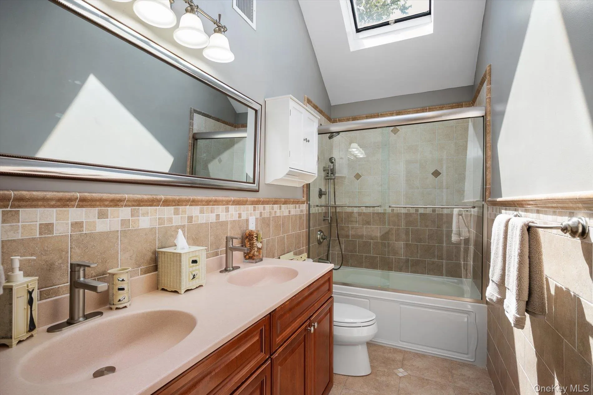 12 Glenridge Lane, Smithtown, NY, 4 Bedrooms Bedrooms, 8 Rooms Rooms,3 BathroomsBathrooms,Residential Lease,For Rent,Glenridge,0,1035185 12 Glenridge Lane, Smithtown, NY, 4 Bedrooms Bedrooms, 8 Rooms Rooms,3 BathroomsBathrooms,Residential Lease,For Rent,Glenridge,0,1035185