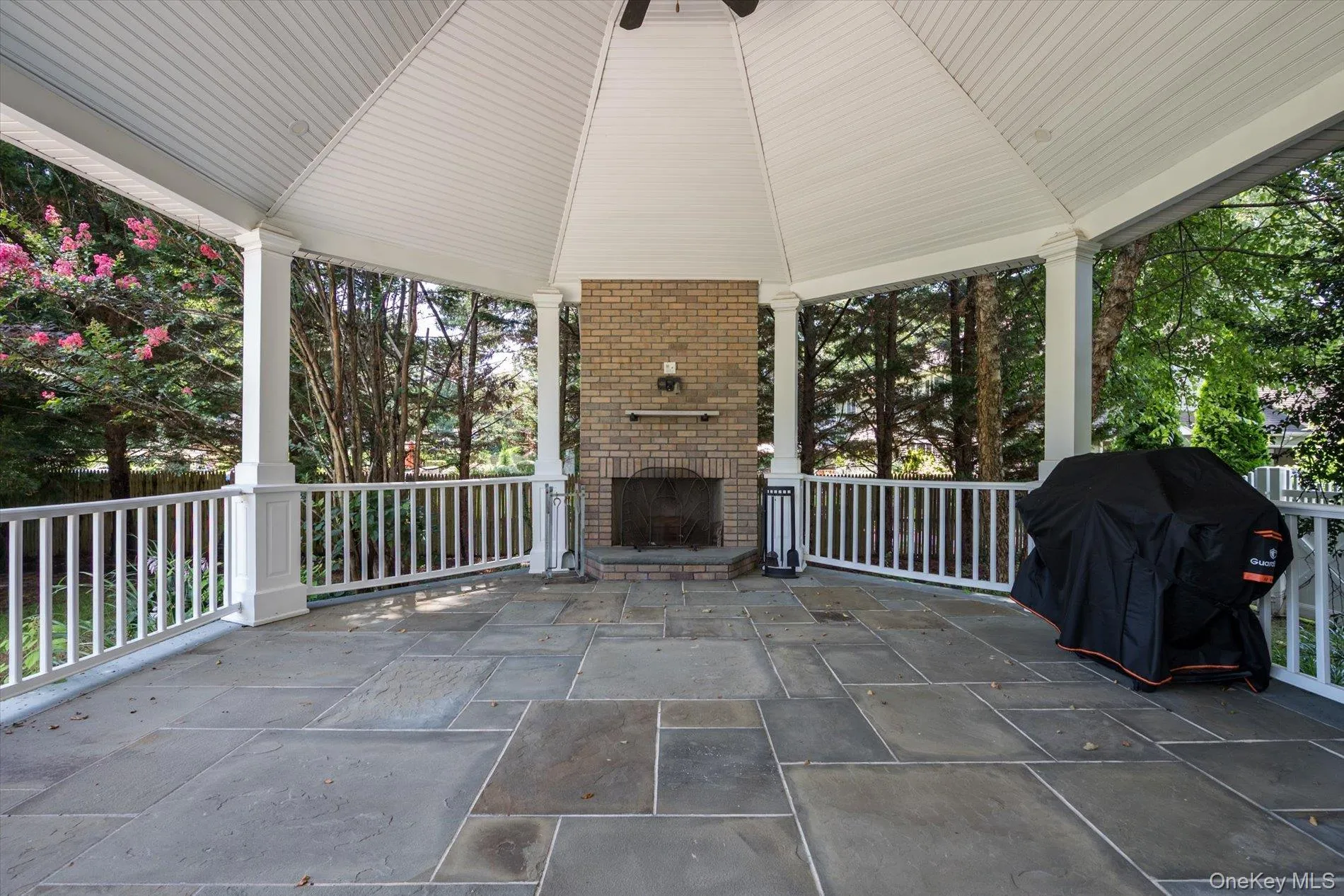 12 Glenridge Lane, Smithtown, NY, 4 Bedrooms Bedrooms, 8 Rooms Rooms,3 BathroomsBathrooms,Residential Lease,For Rent,Glenridge,0,1035185 12 Glenridge Lane, Smithtown, NY, 4 Bedrooms Bedrooms, 8 Rooms Rooms,3 BathroomsBathrooms,Residential Lease,For Rent,Glenridge,0,1035185