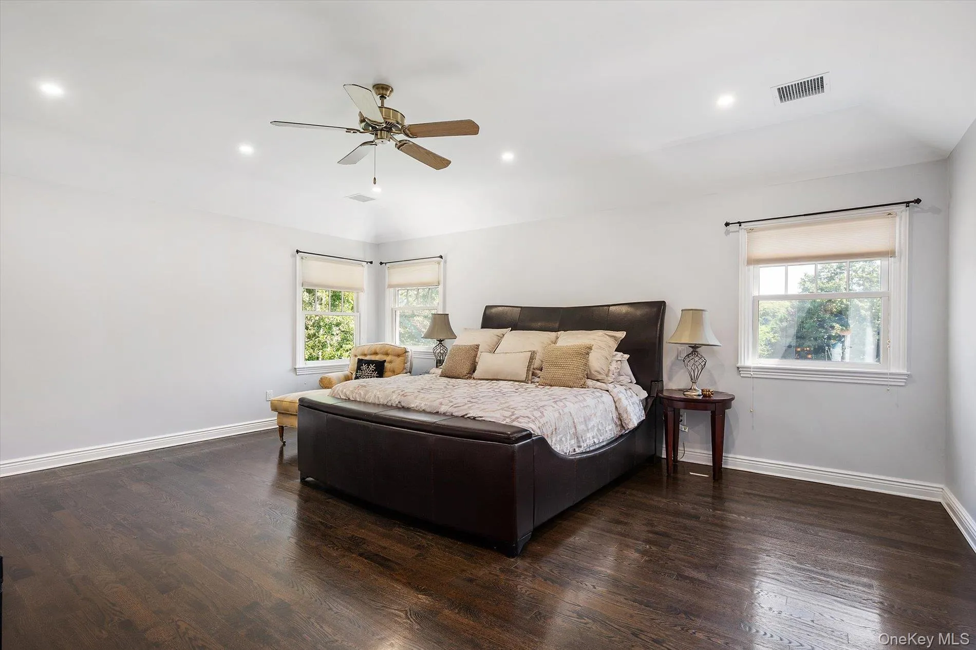12 Glenridge Lane, Smithtown, NY, 4 Bedrooms Bedrooms, 8 Rooms Rooms,3 BathroomsBathrooms,Residential Lease,For Rent,Glenridge,0,1035185 12 Glenridge Lane, Smithtown, NY, 4 Bedrooms Bedrooms, 8 Rooms Rooms,3 BathroomsBathrooms,Residential Lease,For Rent,Glenridge,0,1035185