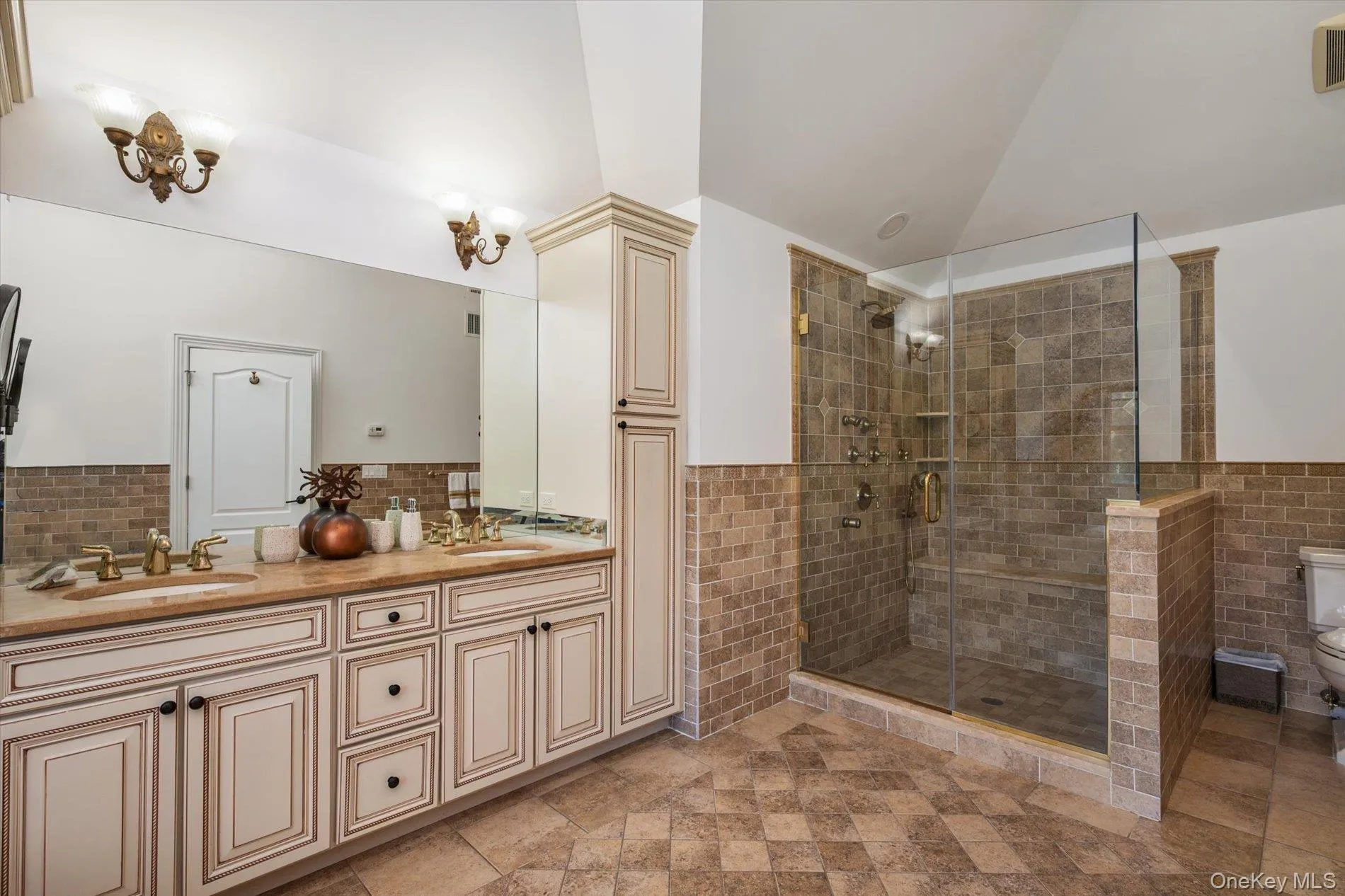 12 Glenridge Lane, Smithtown, NY, 4 Bedrooms Bedrooms, 8 Rooms Rooms,3 BathroomsBathrooms,Residential Lease,For Rent,Glenridge,0,1035185 12 Glenridge Lane, Smithtown, NY, 4 Bedrooms Bedrooms, 8 Rooms Rooms,3 BathroomsBathrooms,Residential Lease,For Rent,Glenridge,0,1035185