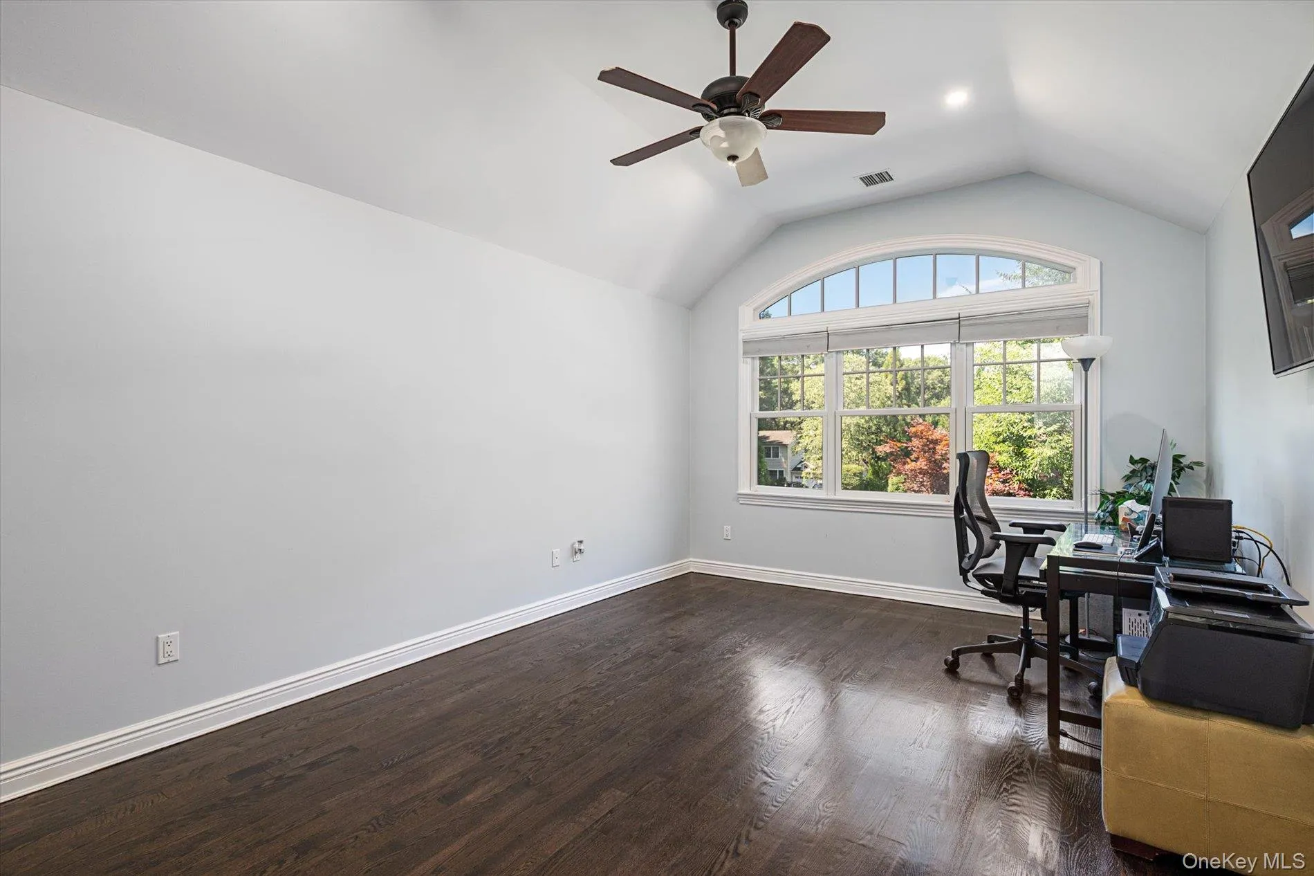 12 Glenridge Lane, Smithtown, NY, 4 Bedrooms Bedrooms, 8 Rooms Rooms,3 BathroomsBathrooms,Residential Lease,For Rent,Glenridge,0,1035185 12 Glenridge Lane, Smithtown, NY, 4 Bedrooms Bedrooms, 8 Rooms Rooms,3 BathroomsBathrooms,Residential Lease,For Rent,Glenridge,0,1035185