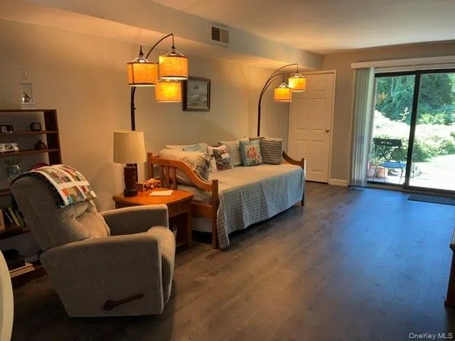 66 Pinebrook Place, Islip, NY, 1 Bedroom Bedrooms, 4 Rooms Rooms,1 BathroomBathrooms,Residential,For Rent,Pinebrook,0,1035193 66 Pinebrook Place, Islip, NY, 1 Bedroom Bedrooms, 4 Rooms Rooms,1 BathroomBathrooms,Residential,For Rent,Pinebrook,0,1035193