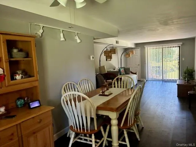 66 Pinebrook Place, Islip, NY, 1 Bedroom Bedrooms, 4 Rooms Rooms,1 BathroomBathrooms,Residential,For Rent,Pinebrook,0,1035193 66 Pinebrook Place, Islip, NY, 1 Bedroom Bedrooms, 4 Rooms Rooms,1 BathroomBathrooms,Residential,For Rent,Pinebrook,0,1035193