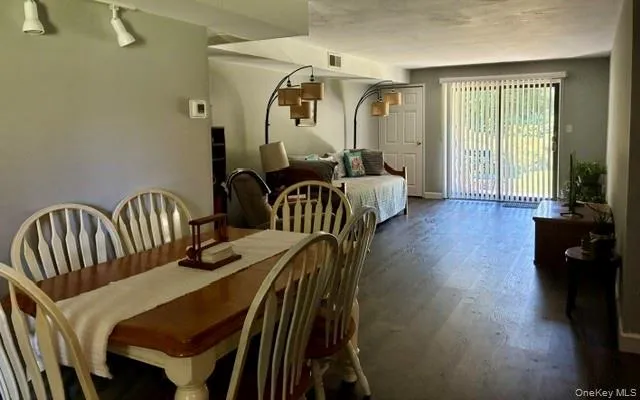 66 Pinebrook Place, Islip, NY, 1 Bedroom Bedrooms, 4 Rooms Rooms,1 BathroomBathrooms,Residential,For Rent,Pinebrook,0,1035193 66 Pinebrook Place, Islip, NY, 1 Bedroom Bedrooms, 4 Rooms Rooms,1 BathroomBathrooms,Residential,For Rent,Pinebrook,0,1035193