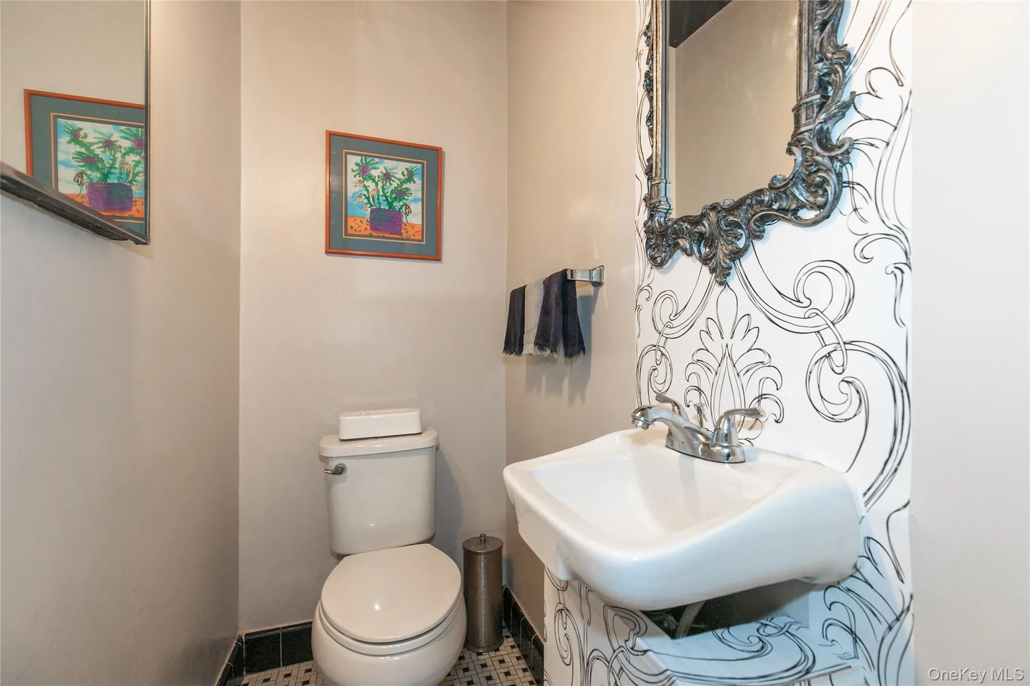8 PLYMOUTH Road, North Hempstead, NY, 4 Bedrooms Bedrooms, 9 Rooms Rooms,2 BathroomsBathrooms,Residential,For Rent,PLYMOUTH,0,1035209 8 PLYMOUTH Road, North Hempstead, NY, 4 Bedrooms Bedrooms, 9 Rooms Rooms,2 BathroomsBathrooms,Residential,For Rent,PLYMOUTH,0,1035209