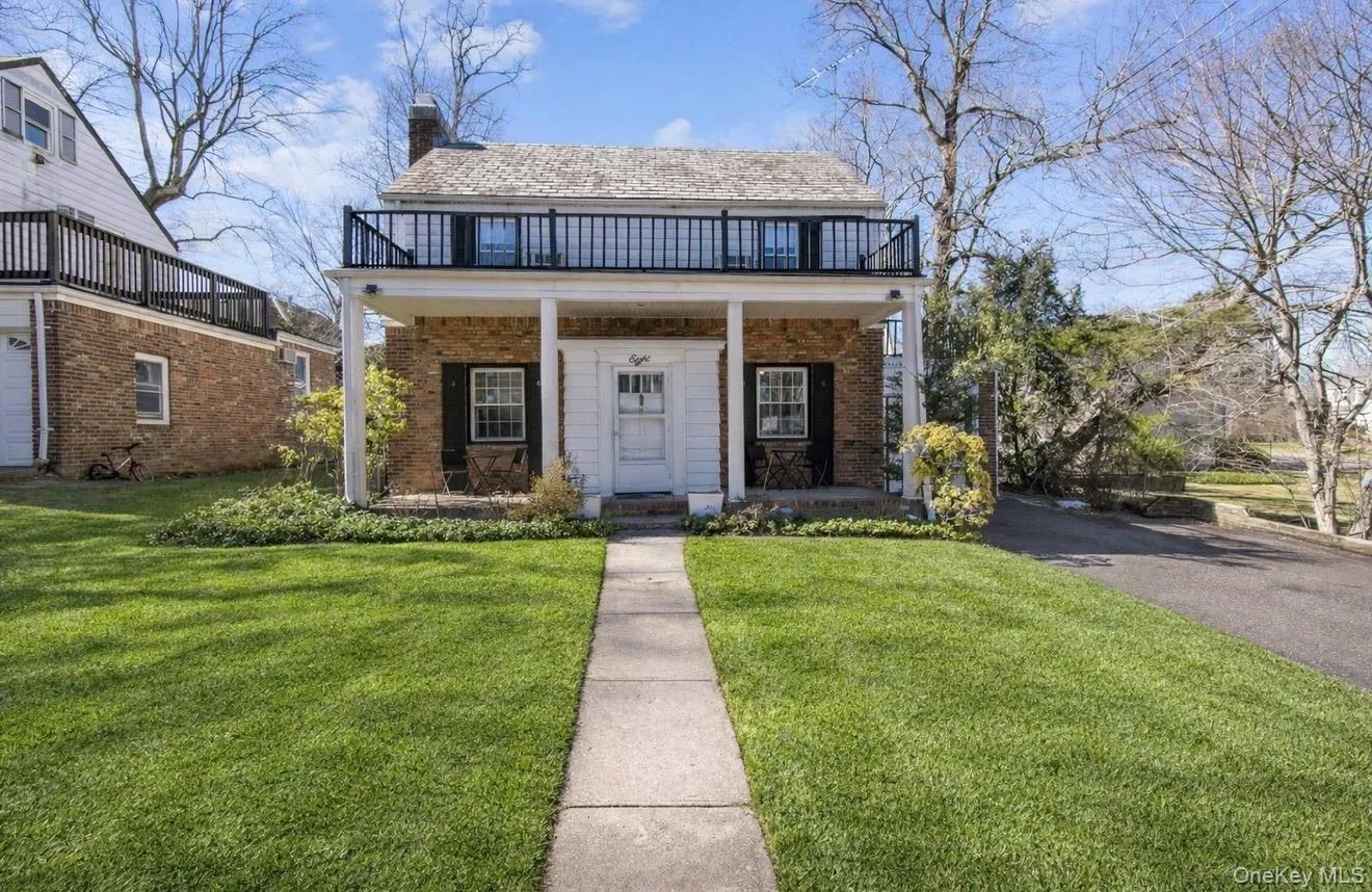 8 PLYMOUTH Road, North Hempstead, NY, 4 Bedrooms Bedrooms, 9 Rooms Rooms,2 BathroomsBathrooms,Residential,For Rent,PLYMOUTH,0,1035209 8 PLYMOUTH Road, North Hempstead, NY, 4 Bedrooms Bedrooms, 9 Rooms Rooms,2 BathroomsBathrooms,Residential,For Rent,PLYMOUTH,0,1035209