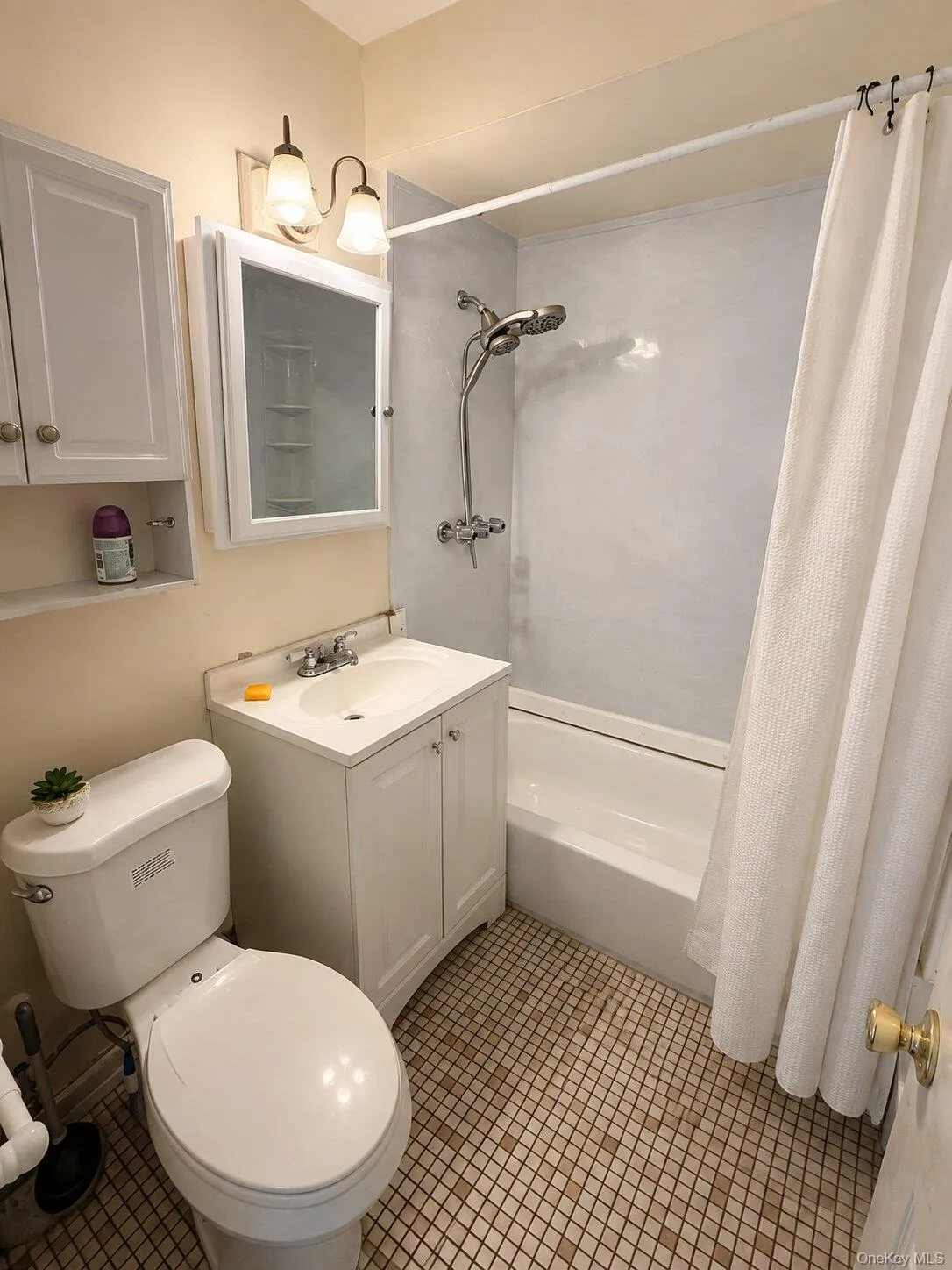 214-13 46 Road, New York, NY, 2 Bedrooms Bedrooms, 4 Rooms Rooms,1 BathroomBathrooms,Residential Lease,For Rent,46,0,1035212 214-13 46 Road, New York, NY, 2 Bedrooms Bedrooms, 4 Rooms Rooms,1 BathroomBathrooms,Residential Lease,For Rent,46,0,1035212