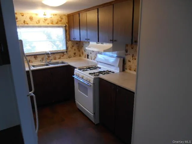 149 Schryver Street, Esopus, NY, 2 Bedrooms Bedrooms, 4 Rooms Rooms,1 BathroomBathrooms,Residential,For Rent,Schryver,0,1035213 149 Schryver Street, Esopus, NY, 2 Bedrooms Bedrooms, 4 Rooms Rooms,1 BathroomBathrooms,Residential,For Rent,Schryver,0,1035213