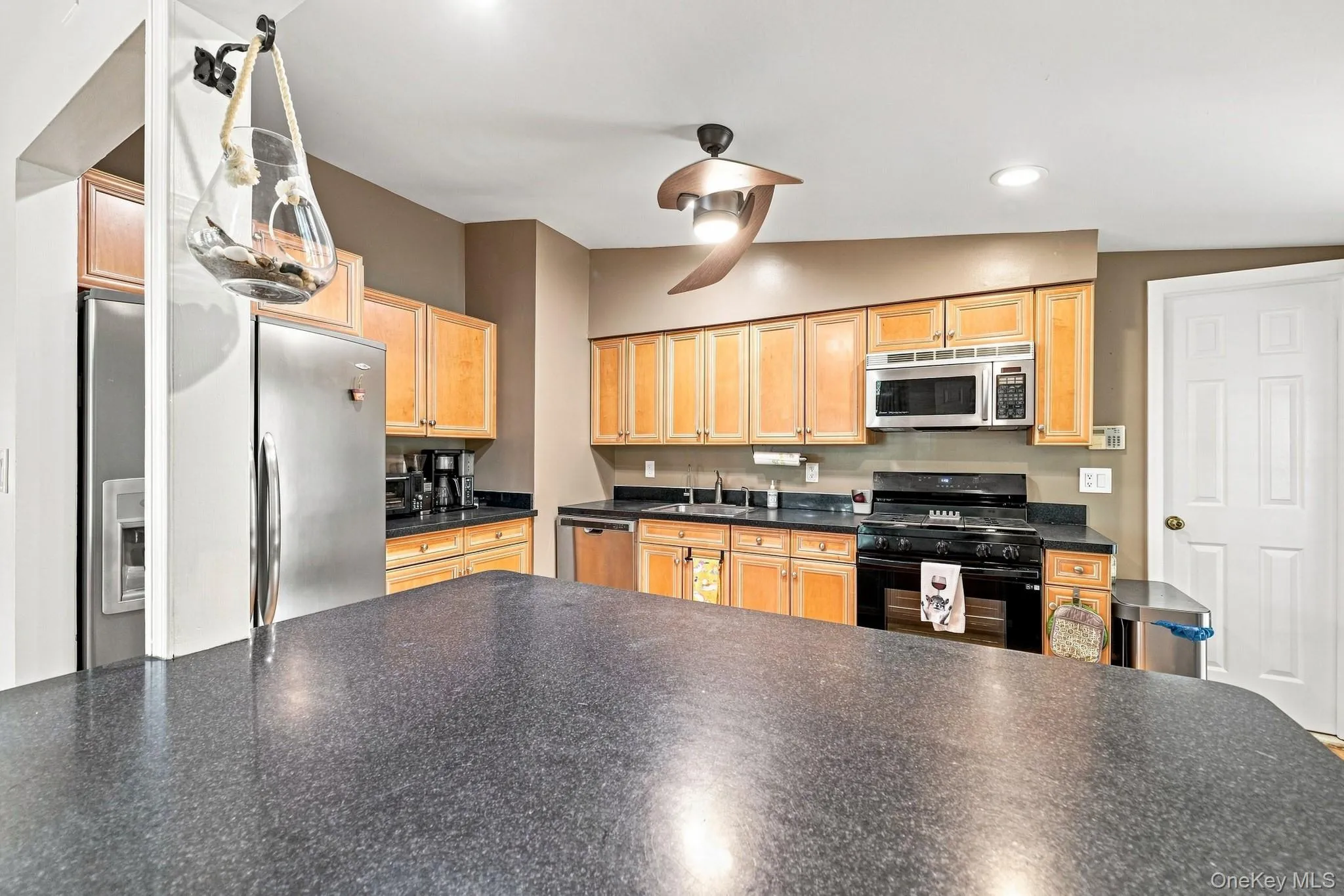Breakfast bar for prep and seating Breakfast bar for prep and seating