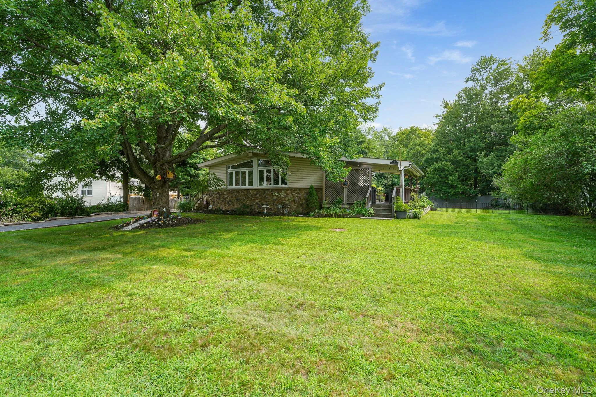 Large covered deck Large covered deck