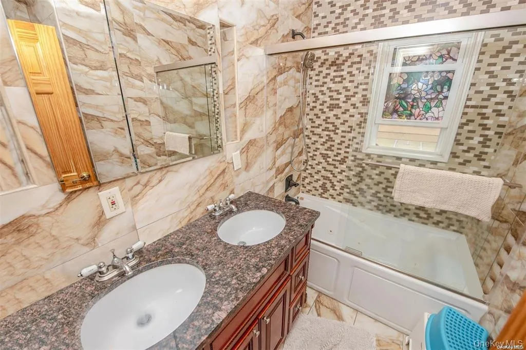986 Peninsula Boulevard, Hempstead, NY, 5 Bedrooms Bedrooms, 13 Rooms Rooms,3 BathroomsBathrooms,Residential,For Rent,Peninsula,0,1035224 986 Peninsula Boulevard, Hempstead, NY, 5 Bedrooms Bedrooms, 13 Rooms Rooms,3 BathroomsBathrooms,Residential,For Rent,Peninsula,0,1035224