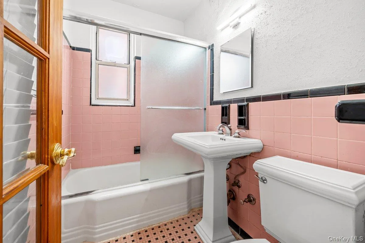 517 Riverdale Avenue, Yonkers, NY, 1 Bedroom Bedrooms, 3 Rooms Rooms,1 BathroomBathrooms,Residential,For Rent,Riverdale,0,1035230 517 Riverdale Avenue, Yonkers, NY, 1 Bedroom Bedrooms, 3 Rooms Rooms,1 BathroomBathrooms,Residential,For Rent,Riverdale,0,1035230