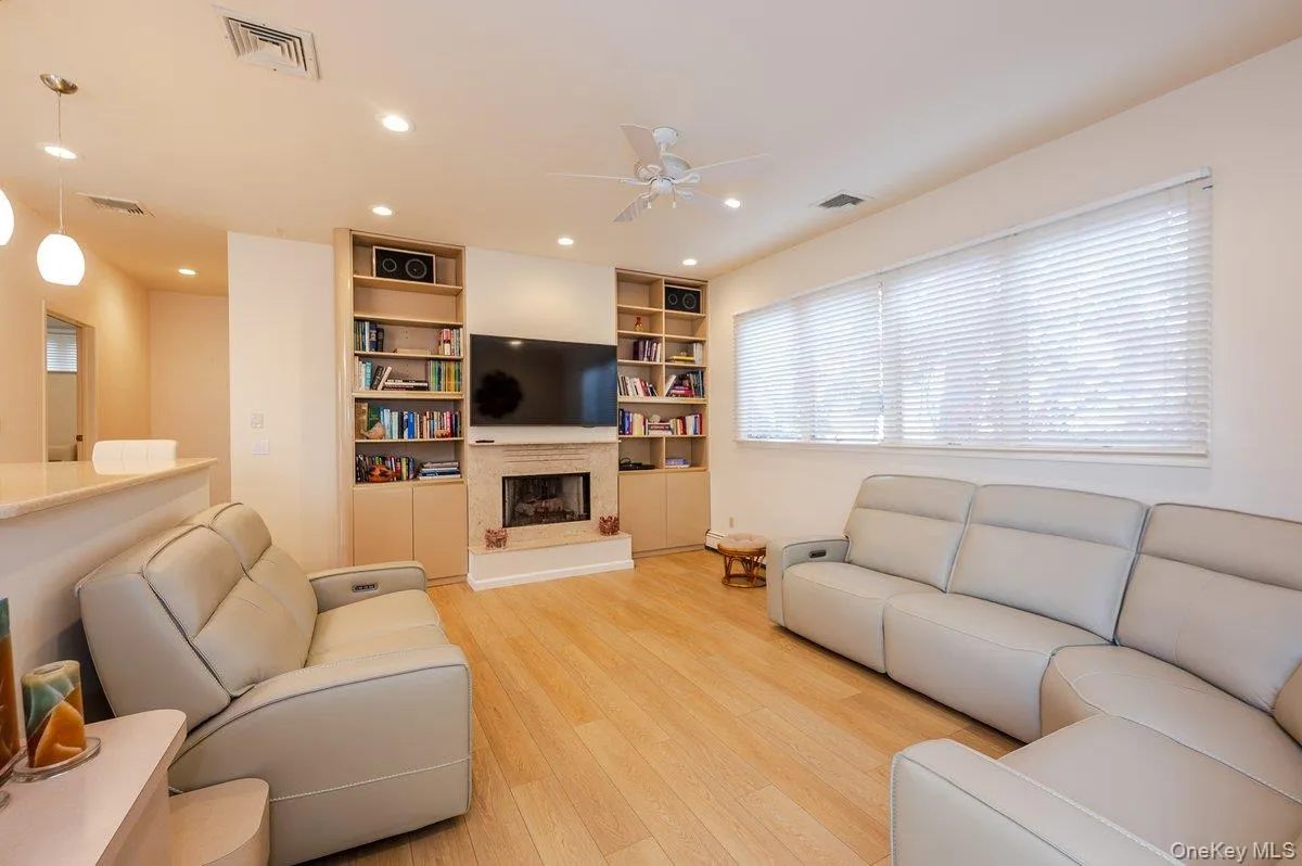 40 Cayuga Avenue, Hempstead, NY, 4 Bedrooms Bedrooms, 8 Rooms Rooms,4 BathroomsBathrooms,Residential Lease,For Rent,Cayuga,0,1035231 40 Cayuga Avenue, Hempstead, NY, 4 Bedrooms Bedrooms, 8 Rooms Rooms,4 BathroomsBathrooms,Residential Lease,For Rent,Cayuga,0,1035231