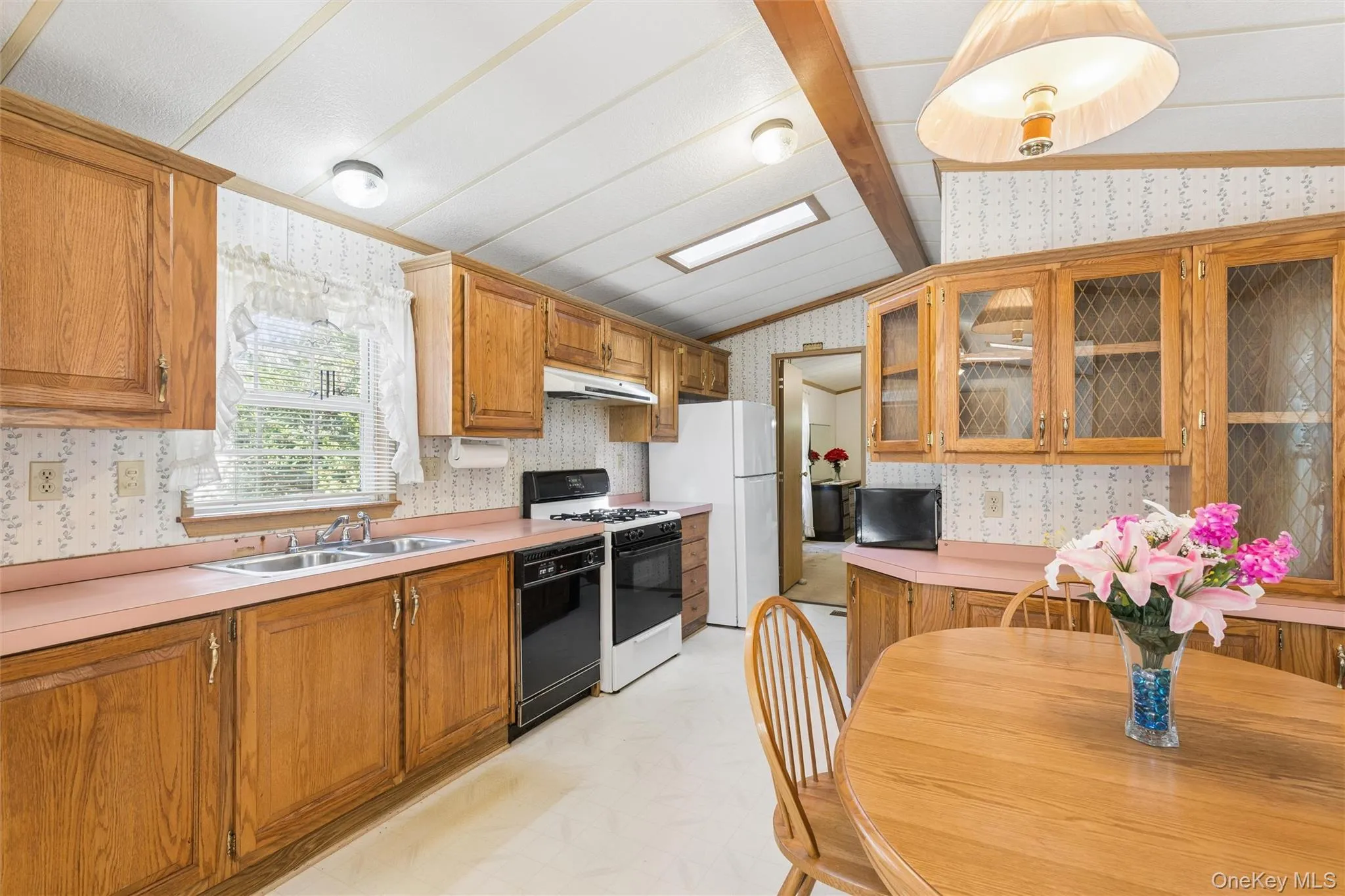 1661 Old Country Road, Riverhead, NY, 2 Bedrooms Bedrooms, 5 Rooms Rooms,2 BathroomsBathrooms,Residential,For Rent,Old Country,0,1035236 1661 Old Country Road, Riverhead, NY, 2 Bedrooms Bedrooms, 5 Rooms Rooms,2 BathroomsBathrooms,Residential,For Rent,Old Country,0,1035236