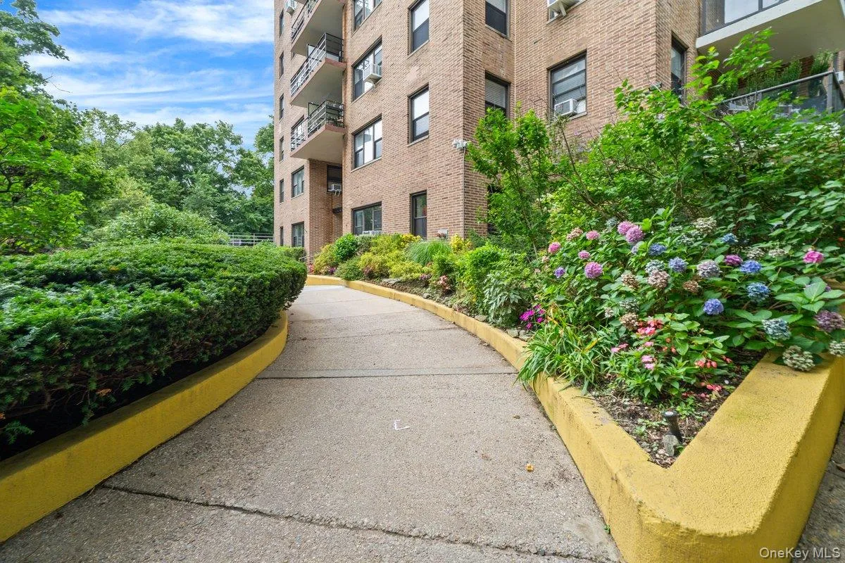 735 Kappock Street, New York, NY, 2 Bedrooms Bedrooms, 5 Rooms Rooms,1 BathroomBathrooms,Residential,For Rent,Kappock,0,1035244 735 Kappock Street, New York, NY, 2 Bedrooms Bedrooms, 5 Rooms Rooms,1 BathroomBathrooms,Residential,For Rent,Kappock,0,1035244
