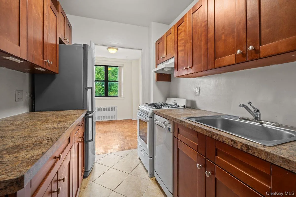 735 Kappock Street, New York, NY, 2 Bedrooms Bedrooms, 5 Rooms Rooms,1 BathroomBathrooms,Residential,For Rent,Kappock,0,1035244 735 Kappock Street, New York, NY, 2 Bedrooms Bedrooms, 5 Rooms Rooms,1 BathroomBathrooms,Residential,For Rent,Kappock,0,1035244
