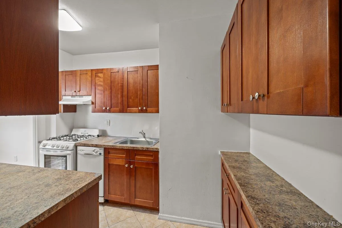 735 Kappock Street, New York, NY, 2 Bedrooms Bedrooms, 5 Rooms Rooms,1 BathroomBathrooms,Residential,For Rent,Kappock,0,1035244 735 Kappock Street, New York, NY, 2 Bedrooms Bedrooms, 5 Rooms Rooms,1 BathroomBathrooms,Residential,For Rent,Kappock,0,1035244