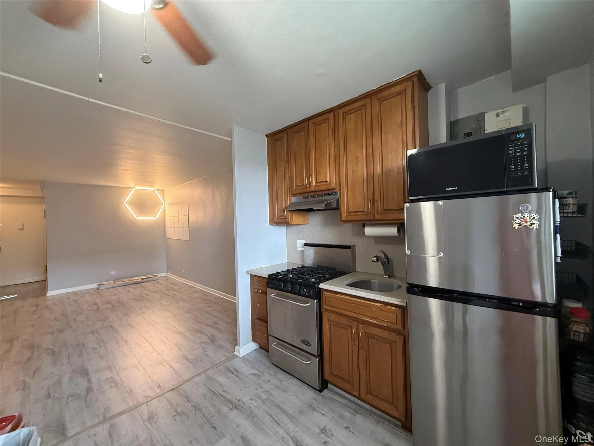 97-40 62 Drive, New York, NY, 2 Rooms Rooms,1 BathroomBathrooms,Residential,For Rent,62,0,1035253 97-40 62 Drive, New York, NY, 2 Rooms Rooms,1 BathroomBathrooms,Residential,For Rent,62,0,1035253