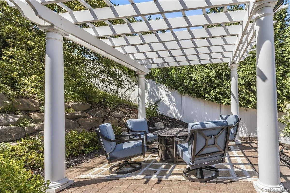 5 Preston Hollow Court, Huntington, NY, 5 Bedrooms Bedrooms, 9 Rooms Rooms,3 BathroomsBathrooms,Residential,For Rent,Preston Hollow,0,1035260 5 Preston Hollow Court, Huntington, NY, 5 Bedrooms Bedrooms, 9 Rooms Rooms,3 BathroomsBathrooms,Residential,For Rent,Preston Hollow,0,1035260