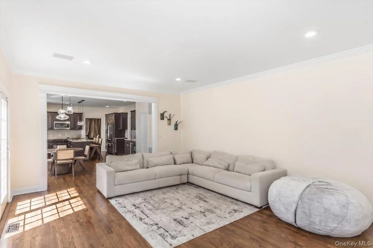 5 Preston Hollow Court, Huntington, NY, 5 Bedrooms Bedrooms, 9 Rooms Rooms,3 BathroomsBathrooms,Residential,For Rent,Preston Hollow,0,1035260 5 Preston Hollow Court, Huntington, NY, 5 Bedrooms Bedrooms, 9 Rooms Rooms,3 BathroomsBathrooms,Residential,For Rent,Preston Hollow,0,1035260