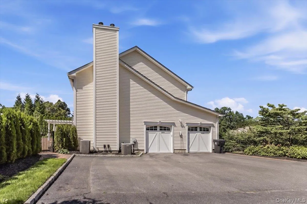 5 Preston Hollow Court, Huntington, NY, 5 Bedrooms Bedrooms, 9 Rooms Rooms,3 BathroomsBathrooms,Residential,For Rent,Preston Hollow,0,1035260 5 Preston Hollow Court, Huntington, NY, 5 Bedrooms Bedrooms, 9 Rooms Rooms,3 BathroomsBathrooms,Residential,For Rent,Preston Hollow,0,1035260