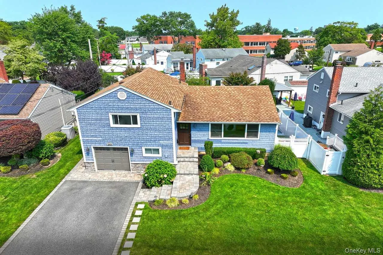 1815 Andrea Road, Hempstead, NY, 3 Bedrooms Bedrooms, 7 Rooms Rooms,2 BathroomsBathrooms,Residential,For Rent,Andrea,0,1035263 1815 Andrea Road, Hempstead, NY, 3 Bedrooms Bedrooms, 7 Rooms Rooms,2 BathroomsBathrooms,Residential,For Rent,Andrea,0,1035263