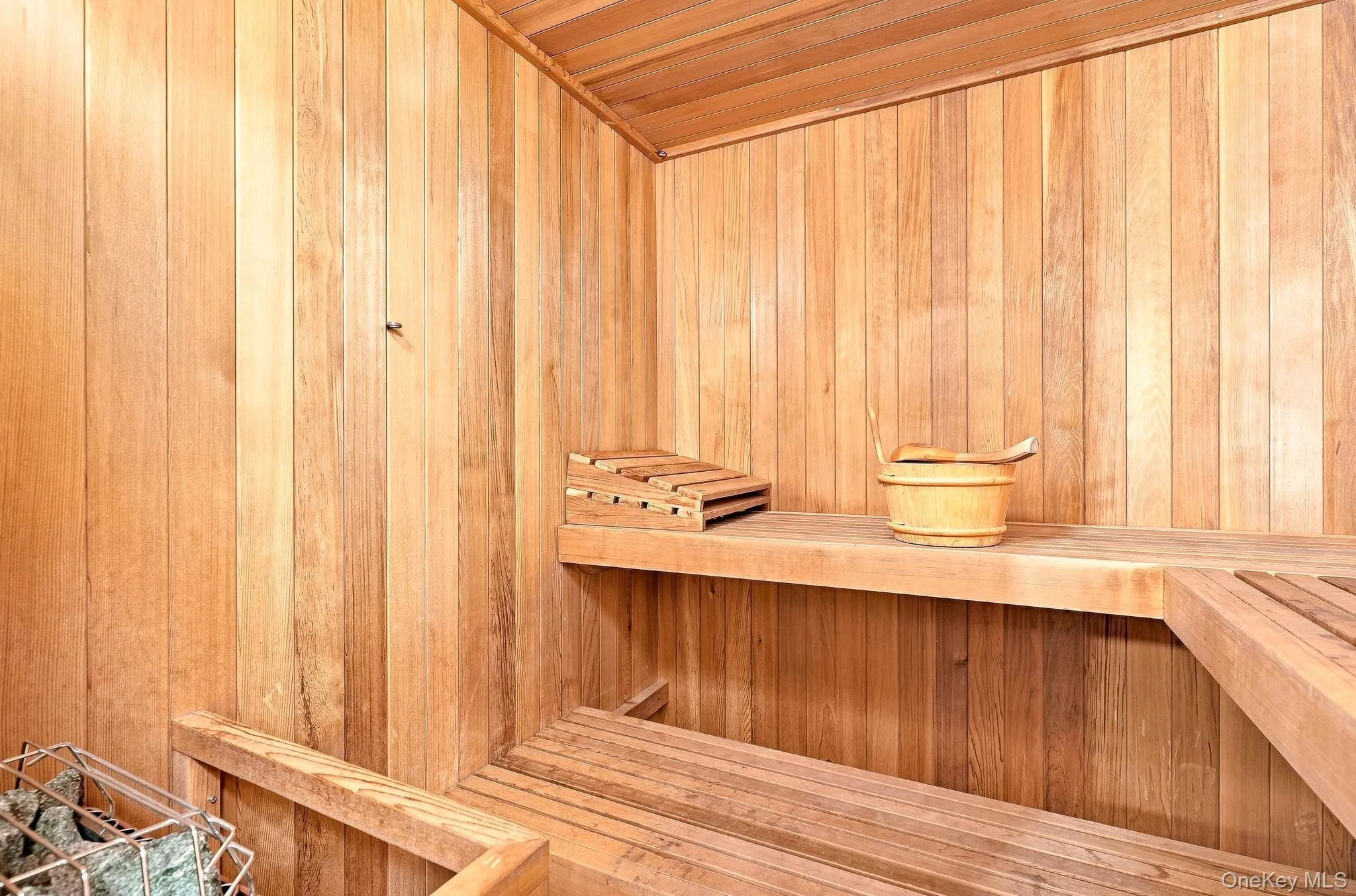 Sauna connected to bathroom and whirlpool Sauna connected to bathroom and whirlpool