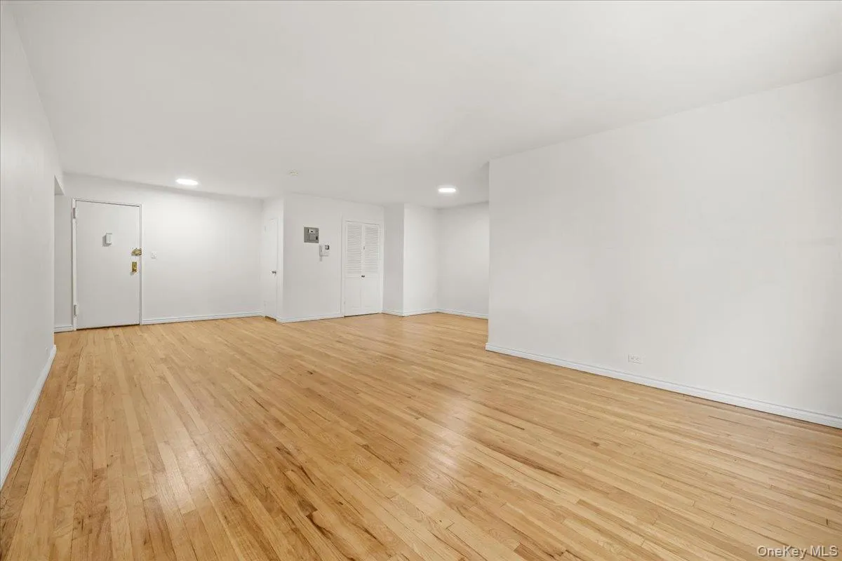 3720 Independence Avenue, New York, NY, 2 Bedrooms Bedrooms, 5 Rooms Rooms,2 BathroomsBathrooms,Residential,For Rent,Independence,0,1035273 3720 Independence Avenue, New York, NY, 2 Bedrooms Bedrooms, 5 Rooms Rooms,2 BathroomsBathrooms,Residential,For Rent,Independence,0,1035273