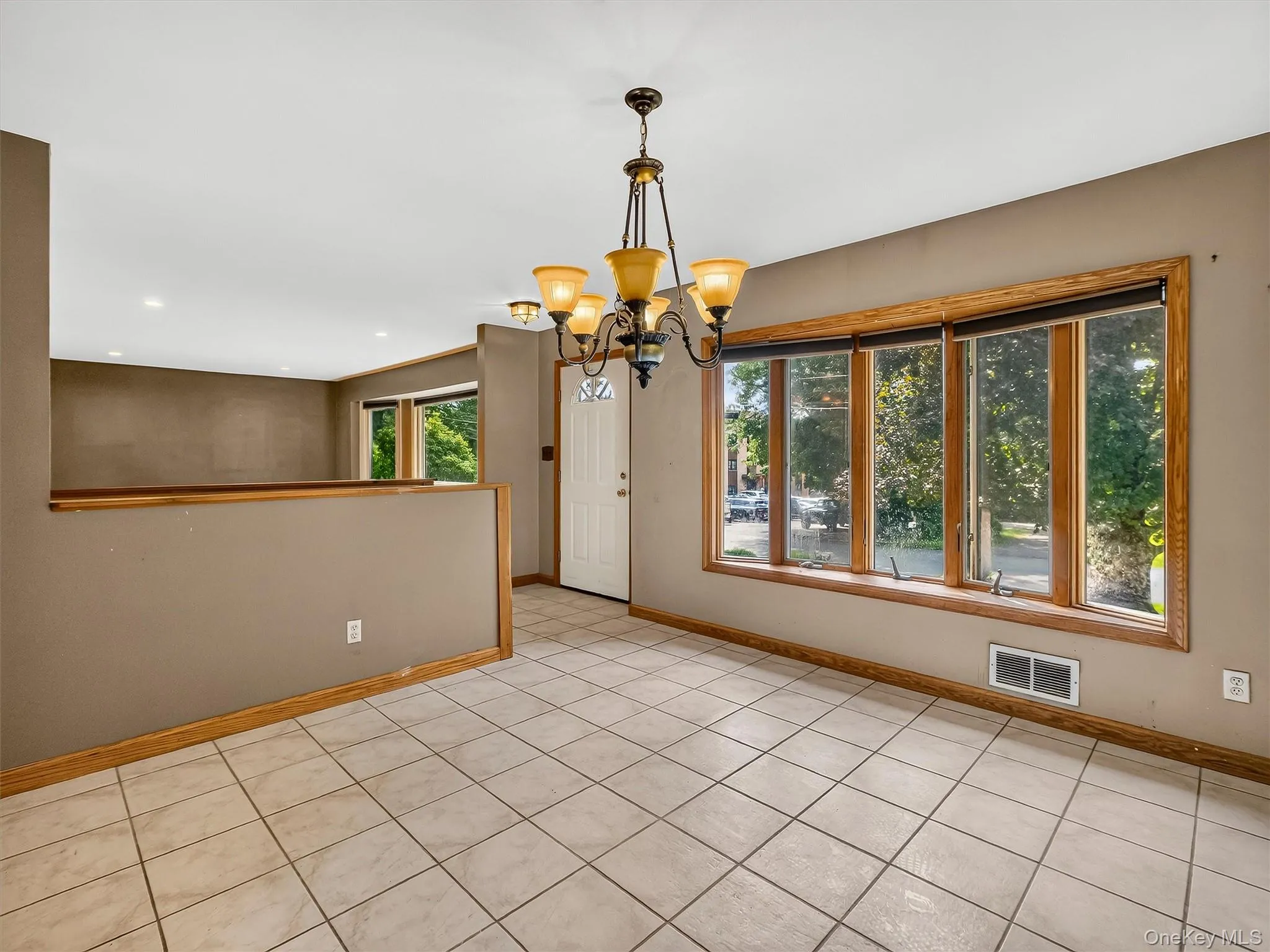 12 Elmwood Drive, Clarkstown, NY, 3 Bedrooms Bedrooms, 9 Rooms Rooms,2 BathroomsBathrooms,Residential,For Rent,Elmwood,0,1035280 12 Elmwood Drive, Clarkstown, NY, 3 Bedrooms Bedrooms, 9 Rooms Rooms,2 BathroomsBathrooms,Residential,For Rent,Elmwood,0,1035280