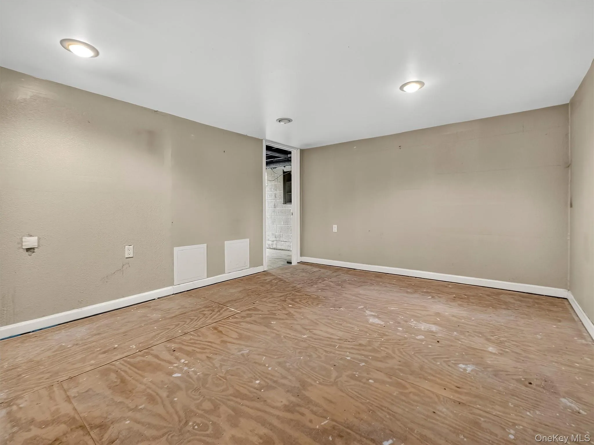 12 Elmwood Drive, Clarkstown, NY, 3 Bedrooms Bedrooms, 9 Rooms Rooms,2 BathroomsBathrooms,Residential,For Rent,Elmwood,0,1035280 12 Elmwood Drive, Clarkstown, NY, 3 Bedrooms Bedrooms, 9 Rooms Rooms,2 BathroomsBathrooms,Residential,For Rent,Elmwood,0,1035280