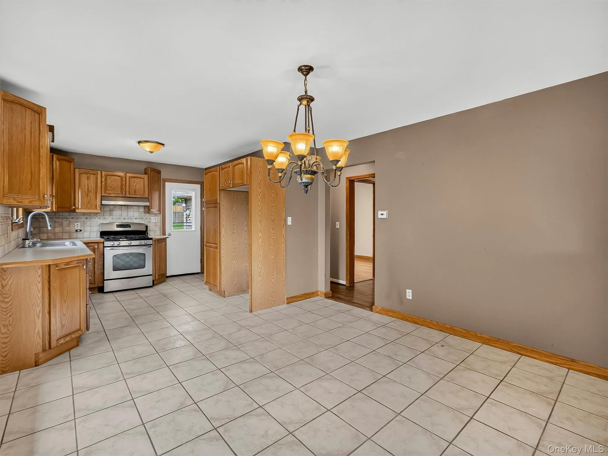 12 Elmwood Drive, Clarkstown, NY, 3 Bedrooms Bedrooms, 9 Rooms Rooms,2 BathroomsBathrooms,Residential,For Rent,Elmwood,0,1035280 12 Elmwood Drive, Clarkstown, NY, 3 Bedrooms Bedrooms, 9 Rooms Rooms,2 BathroomsBathrooms,Residential,For Rent,Elmwood,0,1035280