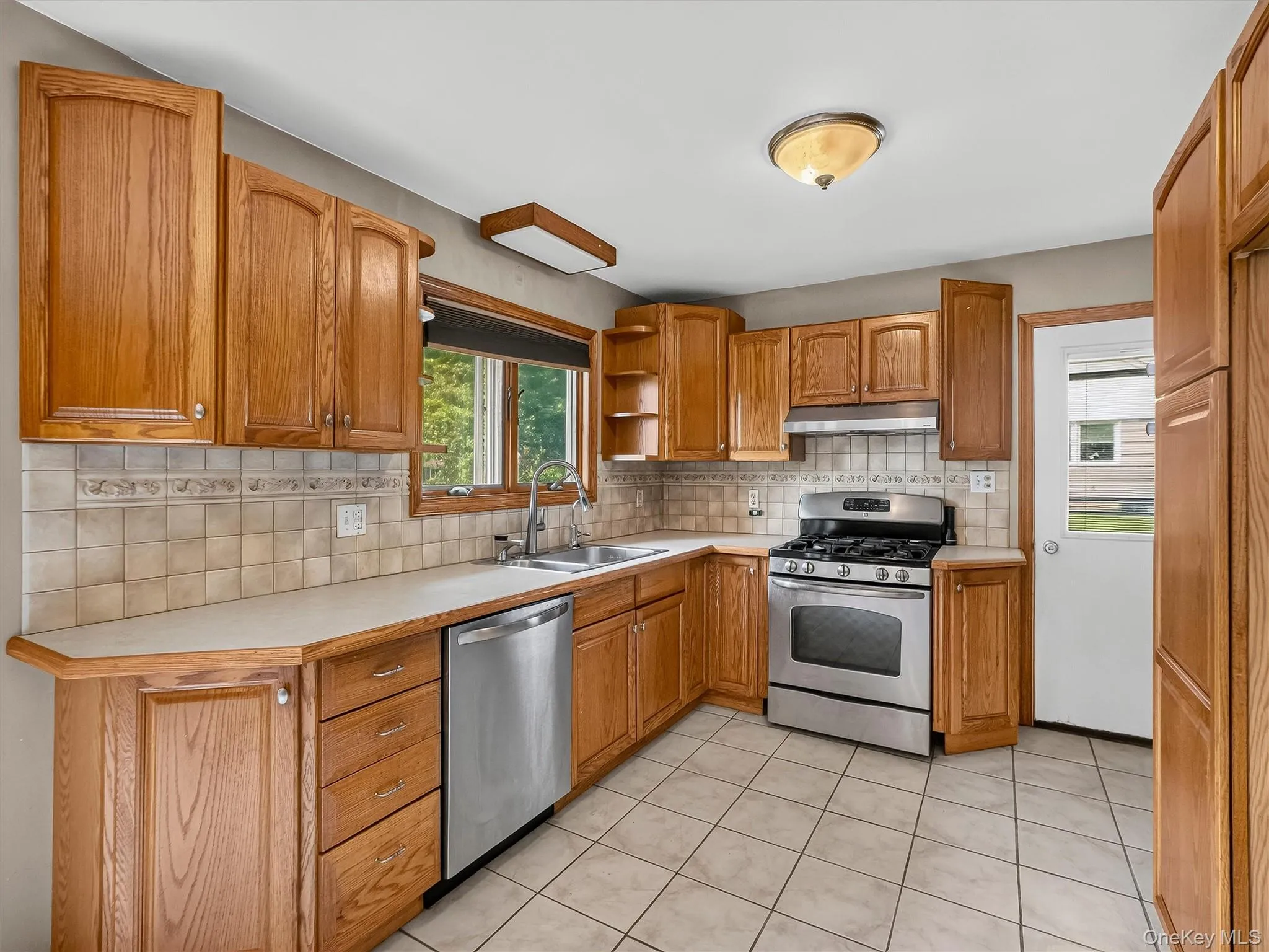 12 Elmwood Drive, Clarkstown, NY, 3 Bedrooms Bedrooms, 9 Rooms Rooms,2 BathroomsBathrooms,Residential,For Rent,Elmwood,0,1035280 12 Elmwood Drive, Clarkstown, NY, 3 Bedrooms Bedrooms, 9 Rooms Rooms,2 BathroomsBathrooms,Residential,For Rent,Elmwood,0,1035280