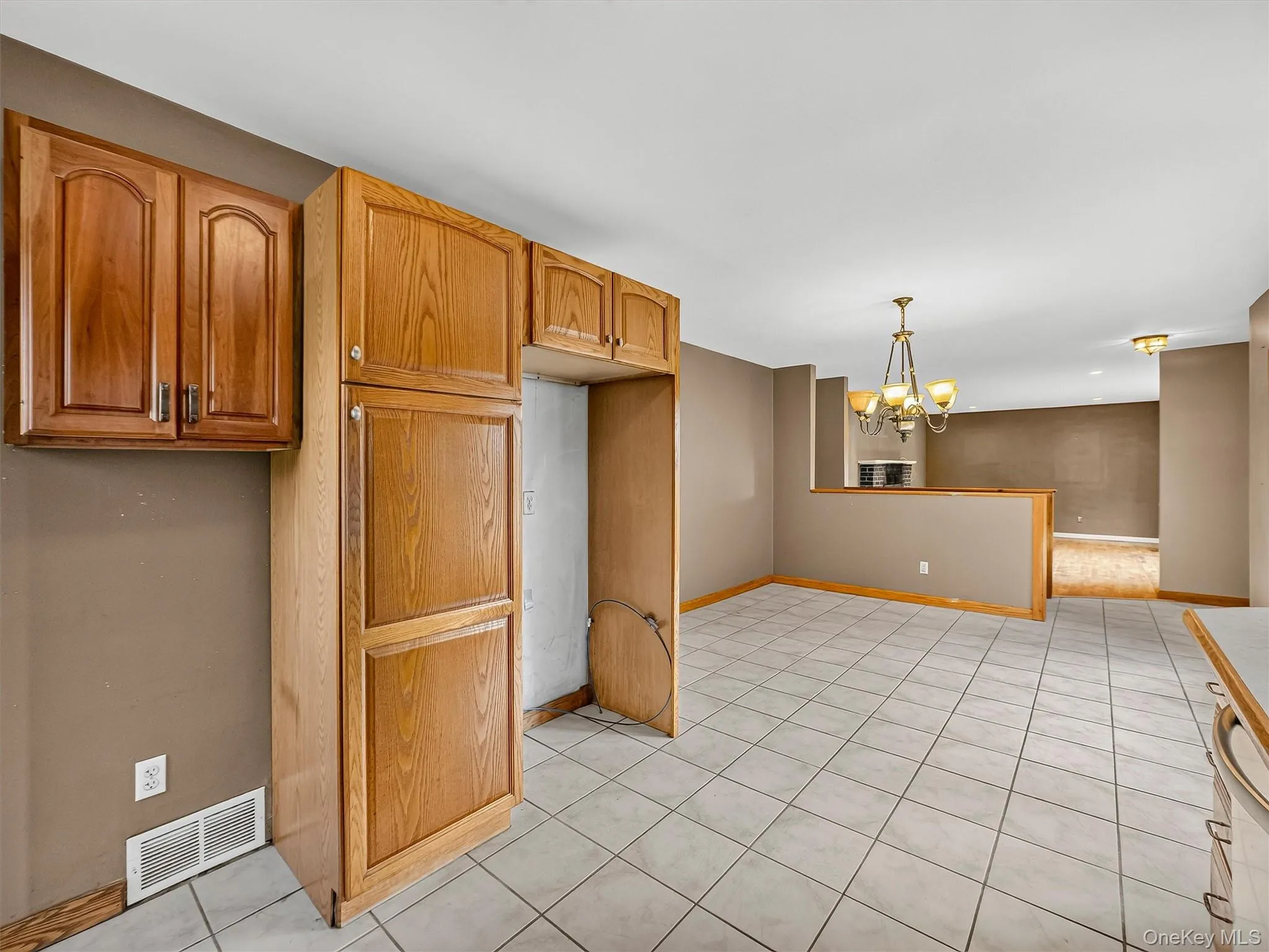 12 Elmwood Drive, Clarkstown, NY, 3 Bedrooms Bedrooms, 9 Rooms Rooms,2 BathroomsBathrooms,Residential,For Rent,Elmwood,0,1035280 12 Elmwood Drive, Clarkstown, NY, 3 Bedrooms Bedrooms, 9 Rooms Rooms,2 BathroomsBathrooms,Residential,For Rent,Elmwood,0,1035280