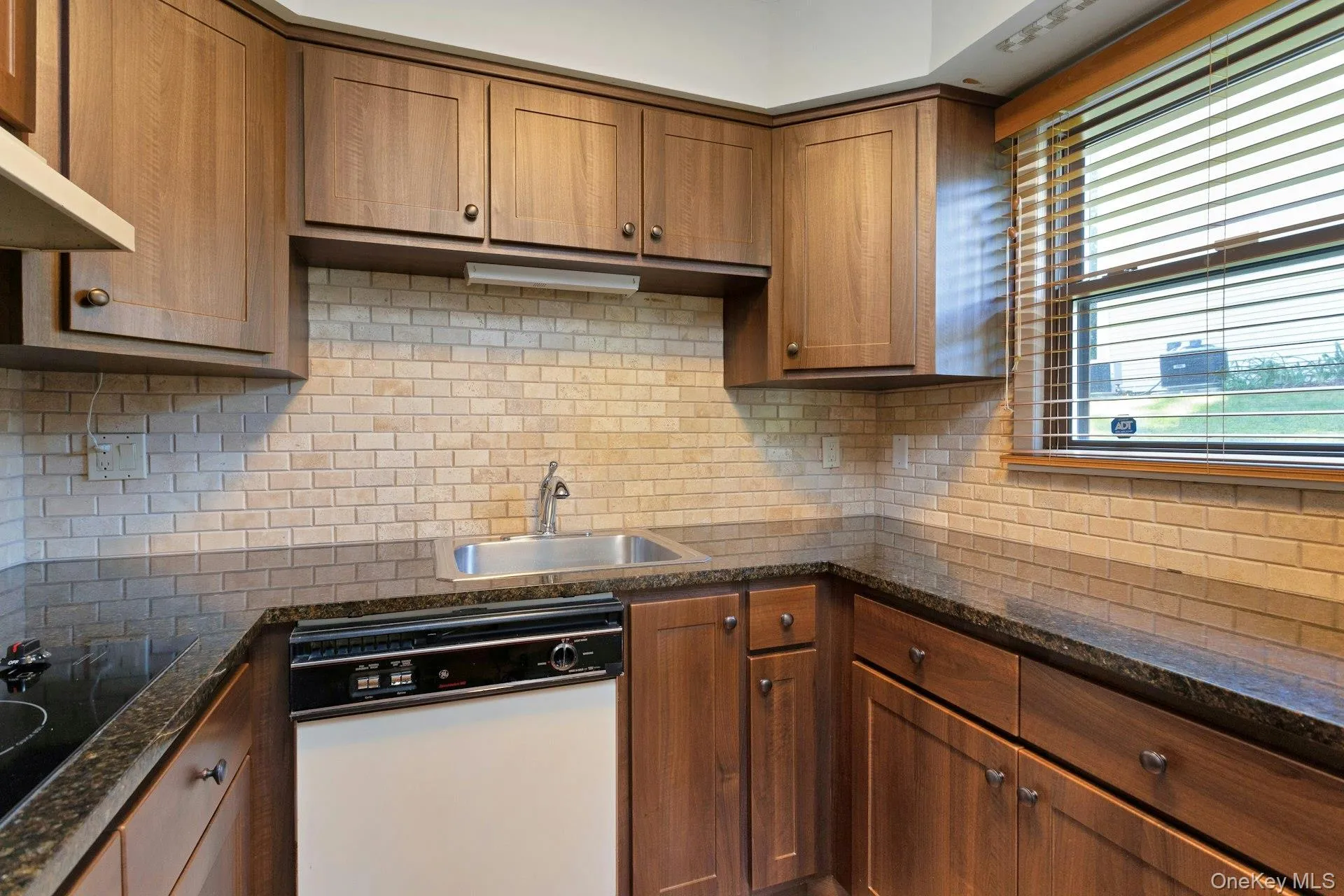 34 Warwick Place, Yorktown, NY, 2 Bedrooms Bedrooms, 5 Rooms Rooms,1 BathroomBathrooms,Residential,For Rent,Warwick,0,1035286 34 Warwick Place, Yorktown, NY, 2 Bedrooms Bedrooms, 5 Rooms Rooms,1 BathroomBathrooms,Residential,For Rent,Warwick,0,1035286