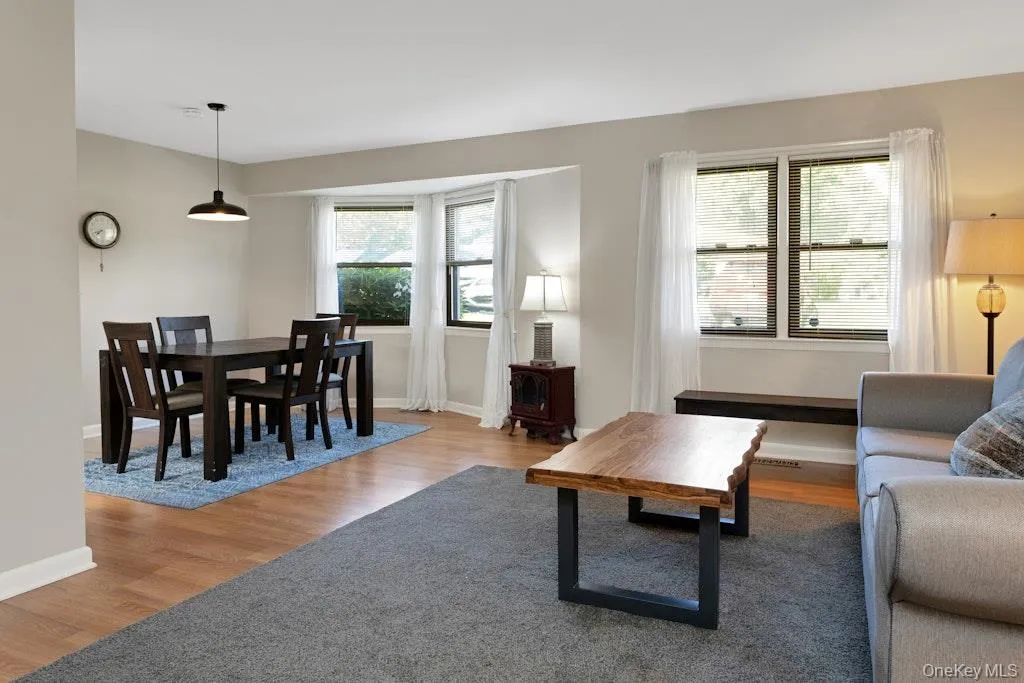 34 Warwick Place, Yorktown, NY, 2 Bedrooms Bedrooms, 5 Rooms Rooms,1 BathroomBathrooms,Residential,For Rent,Warwick,0,1035286 34 Warwick Place, Yorktown, NY, 2 Bedrooms Bedrooms, 5 Rooms Rooms,1 BathroomBathrooms,Residential,For Rent,Warwick,0,1035286