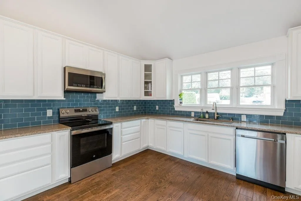 111 Tiana Road, Southampton, NY, 4 Bedrooms Bedrooms, 6 Rooms Rooms,2 BathroomsBathrooms,Residential,For Rent,Tiana,0,1035288 111 Tiana Road, Southampton, NY, 4 Bedrooms Bedrooms, 6 Rooms Rooms,2 BathroomsBathrooms,Residential,For Rent,Tiana,0,1035288