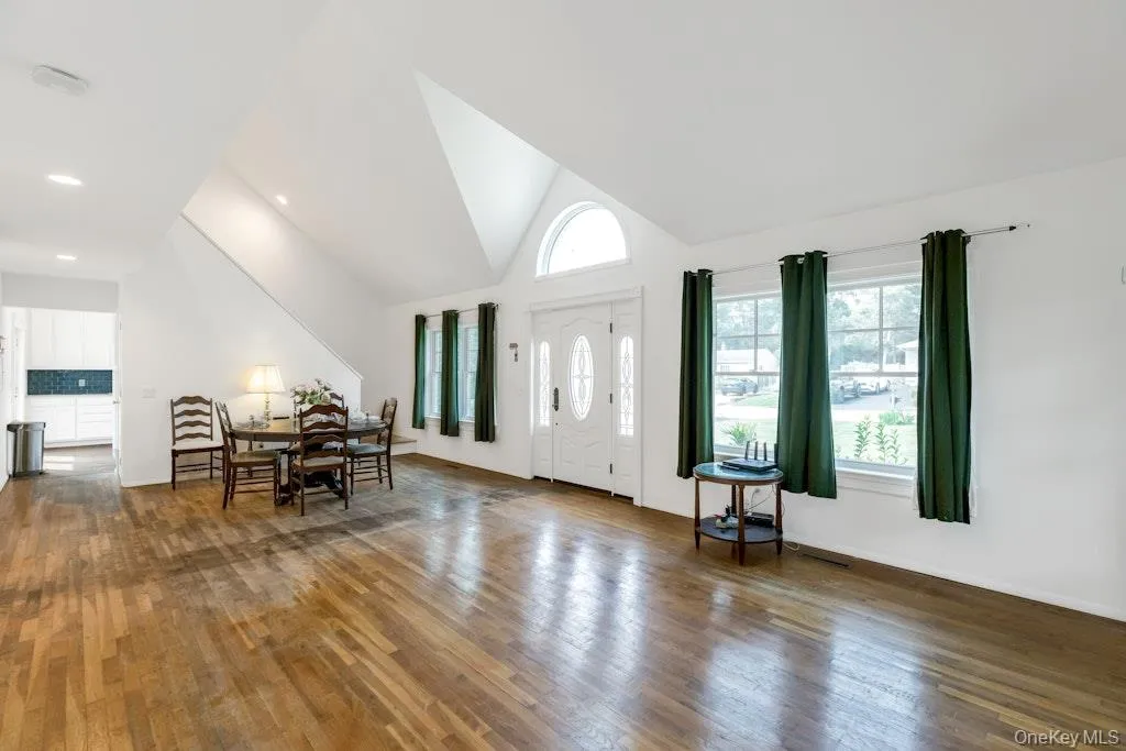 111 Tiana Road, Southampton, NY, 4 Bedrooms Bedrooms, 6 Rooms Rooms,2 BathroomsBathrooms,Residential,For Rent,Tiana,0,1035288 111 Tiana Road, Southampton, NY, 4 Bedrooms Bedrooms, 6 Rooms Rooms,2 BathroomsBathrooms,Residential,For Rent,Tiana,0,1035288