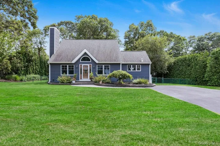 111 W Tiana Road, Southampton, New York 11946