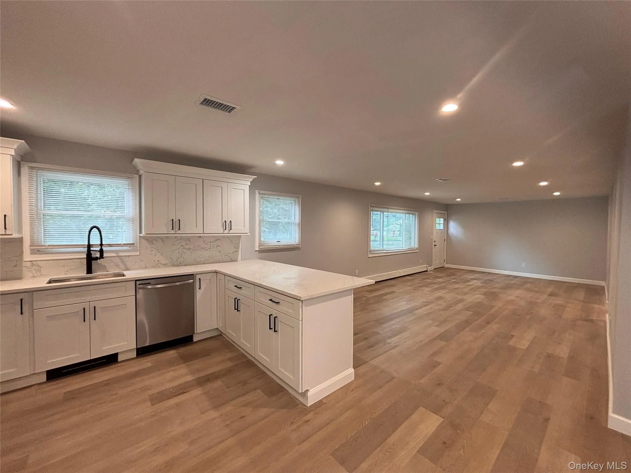 29 Main Avenue, Brookhaven, NY, 6 Bedrooms Bedrooms, 9 Rooms Rooms,3 BathroomsBathrooms,Residential Lease,For Rent,Main,0,1035293 29 Main Avenue, Brookhaven, NY, 6 Bedrooms Bedrooms, 9 Rooms Rooms,3 BathroomsBathrooms,Residential Lease,For Rent,Main,0,1035293