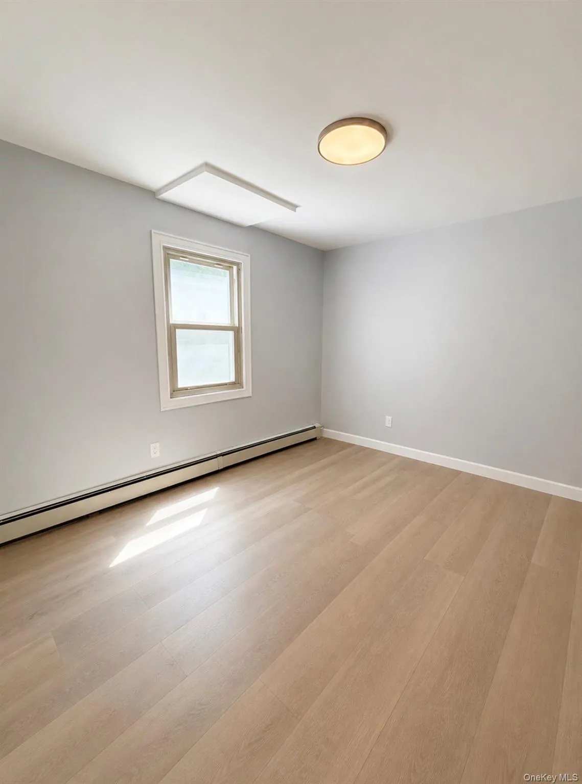 29 Main Avenue, Brookhaven, NY, 6 Bedrooms Bedrooms, 9 Rooms Rooms,3 BathroomsBathrooms,Residential Lease,For Rent,Main,0,1035293 29 Main Avenue, Brookhaven, NY, 6 Bedrooms Bedrooms, 9 Rooms Rooms,3 BathroomsBathrooms,Residential Lease,For Rent,Main,0,1035293