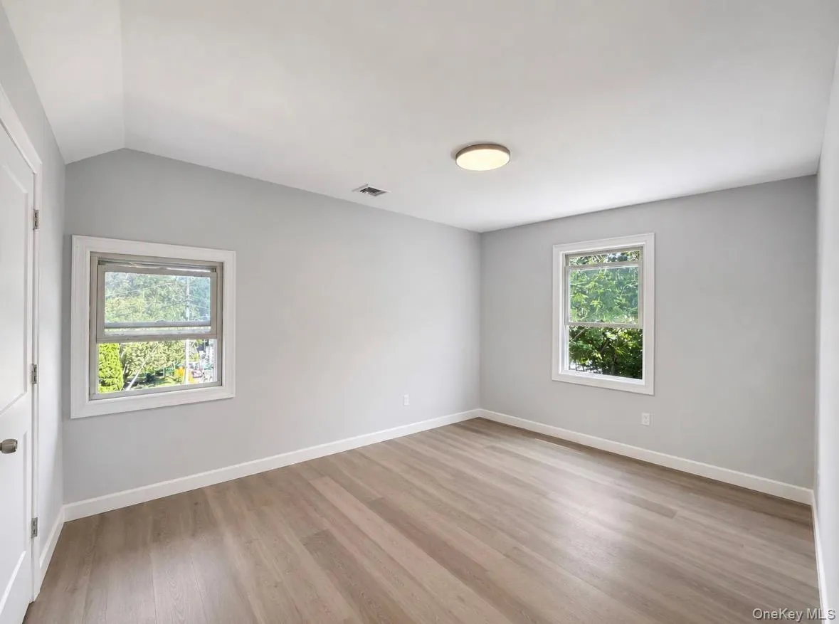 29 Main Avenue, Brookhaven, NY, 6 Bedrooms Bedrooms, 9 Rooms Rooms,3 BathroomsBathrooms,Residential Lease,For Rent,Main,0,1035293 29 Main Avenue, Brookhaven, NY, 6 Bedrooms Bedrooms, 9 Rooms Rooms,3 BathroomsBathrooms,Residential Lease,For Rent,Main,0,1035293