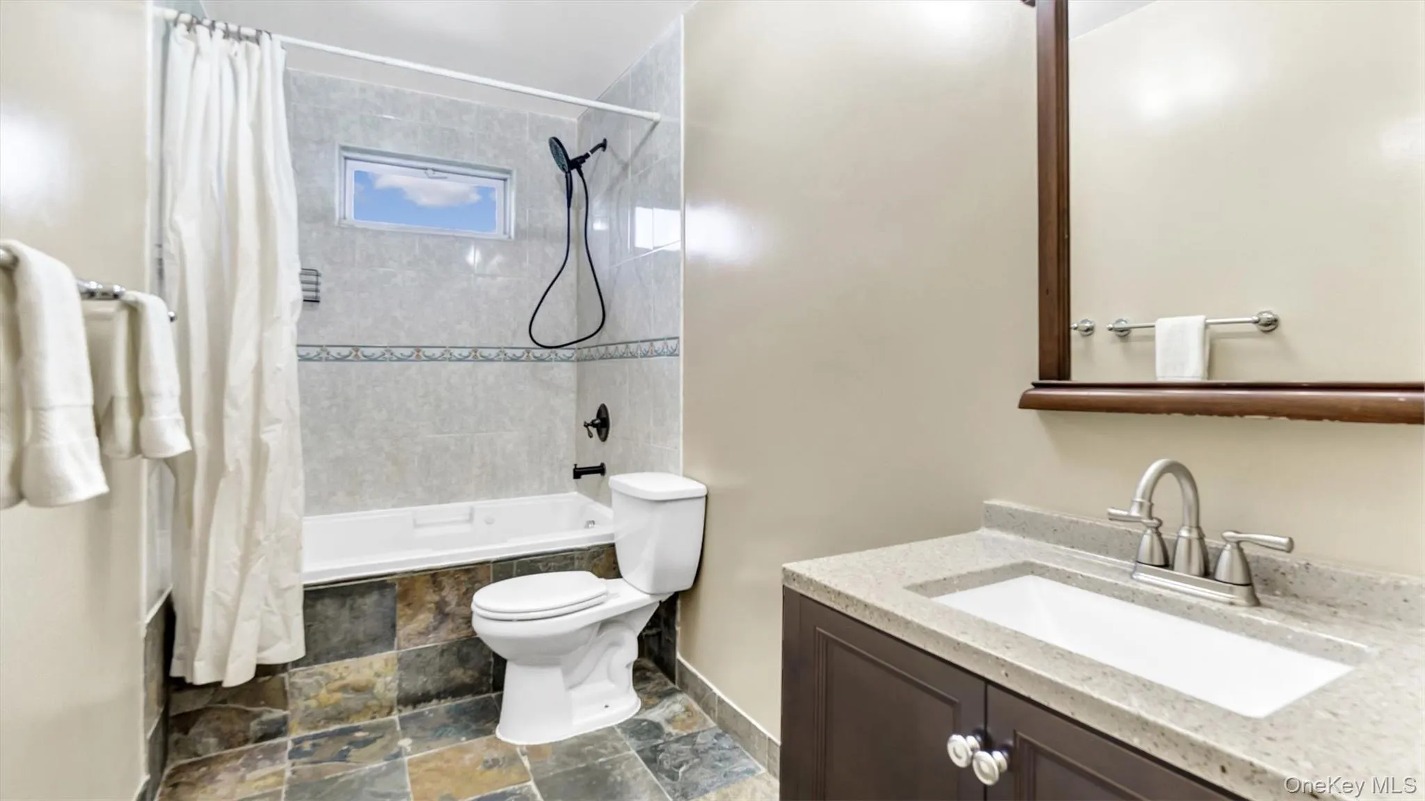 9 Harrison Avenue, Glen Cove, NY, 3 Bedrooms Bedrooms, 7 Rooms Rooms,1 BathroomBathrooms,Residential Lease,For Rent,Harrison,0,1035294 9 Harrison Avenue, Glen Cove, NY, 3 Bedrooms Bedrooms, 7 Rooms Rooms,1 BathroomBathrooms,Residential Lease,For Rent,Harrison,0,1035294